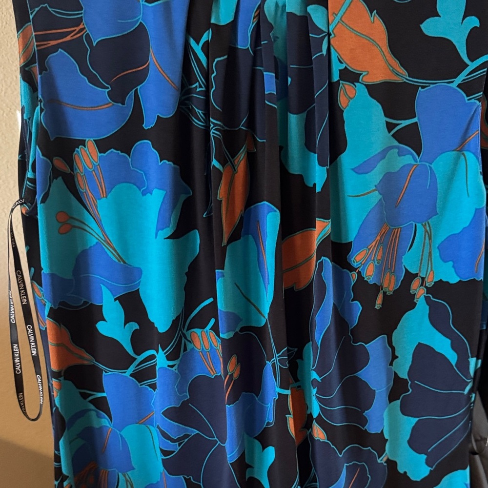 Calvin Klein Black and Blue Floral Top - Picture 5 of 8